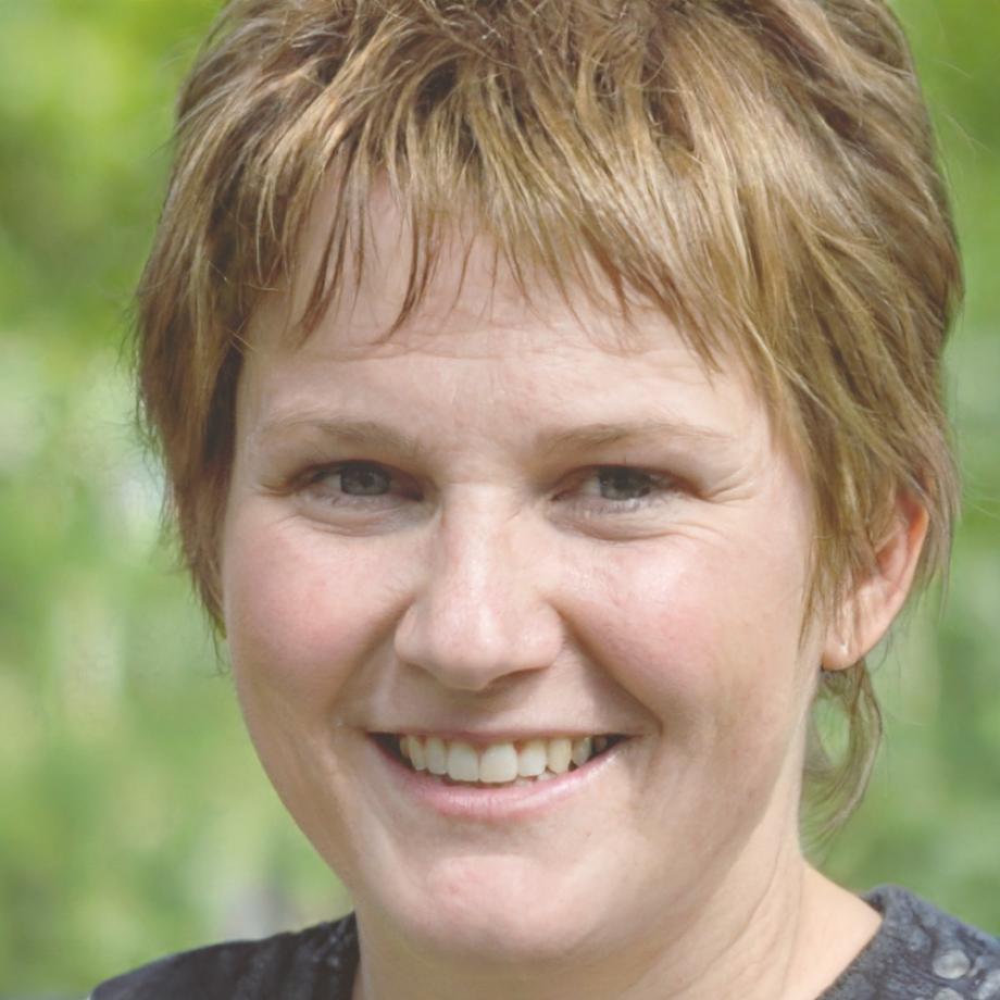 Portrait de Célestine Vautour, experte en épargne stratégique